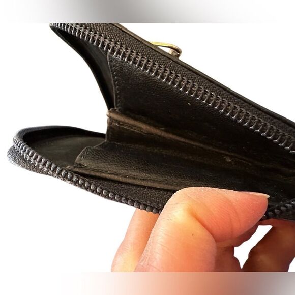 Chanel large zip around wallet added a chain - Picture 9 of 13